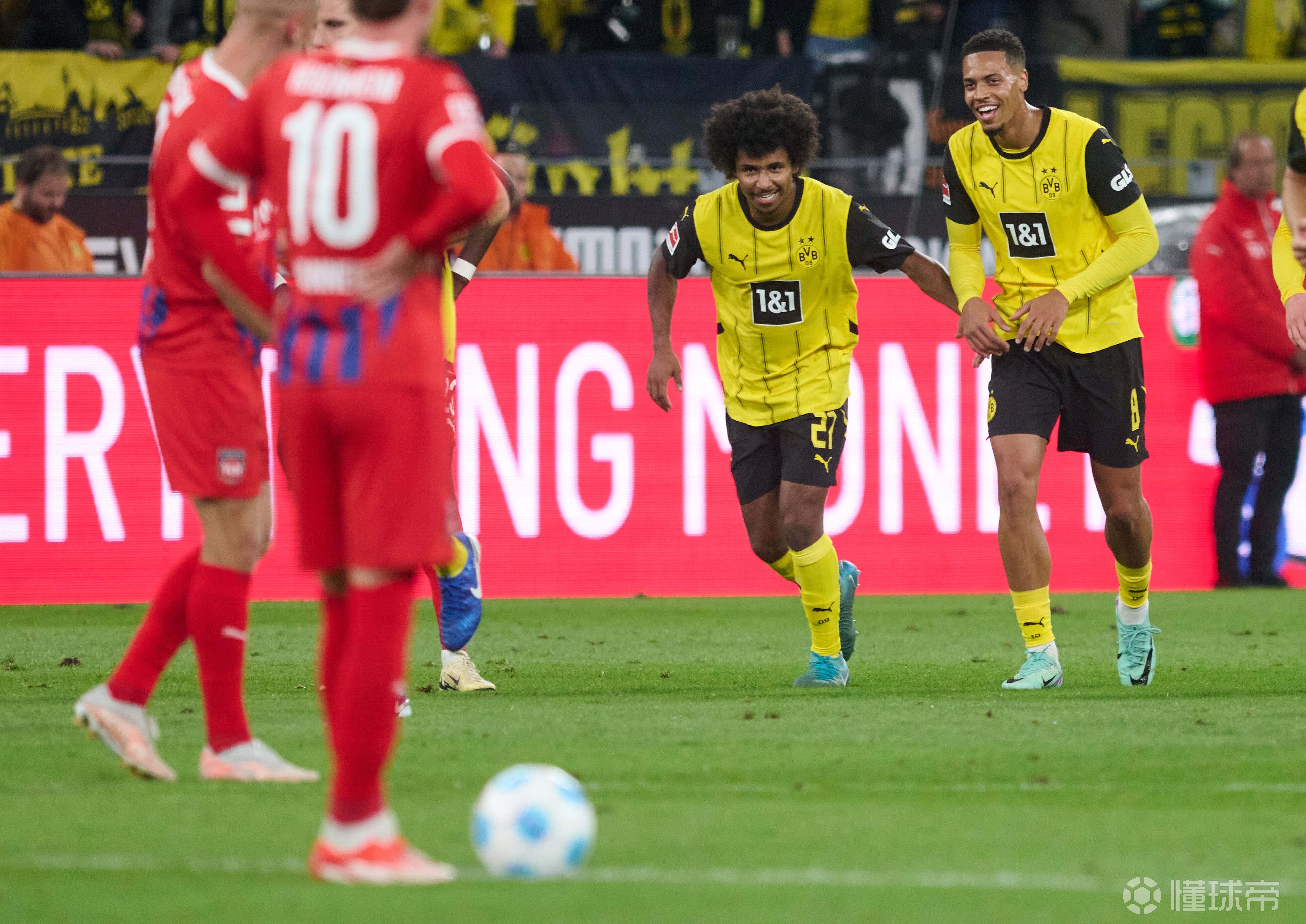 多特蒙德队员频繁受伤,德甲联赛季后赛受挑战 多特蒙德队员频繁受伤,德甲联赛季后赛受挑战