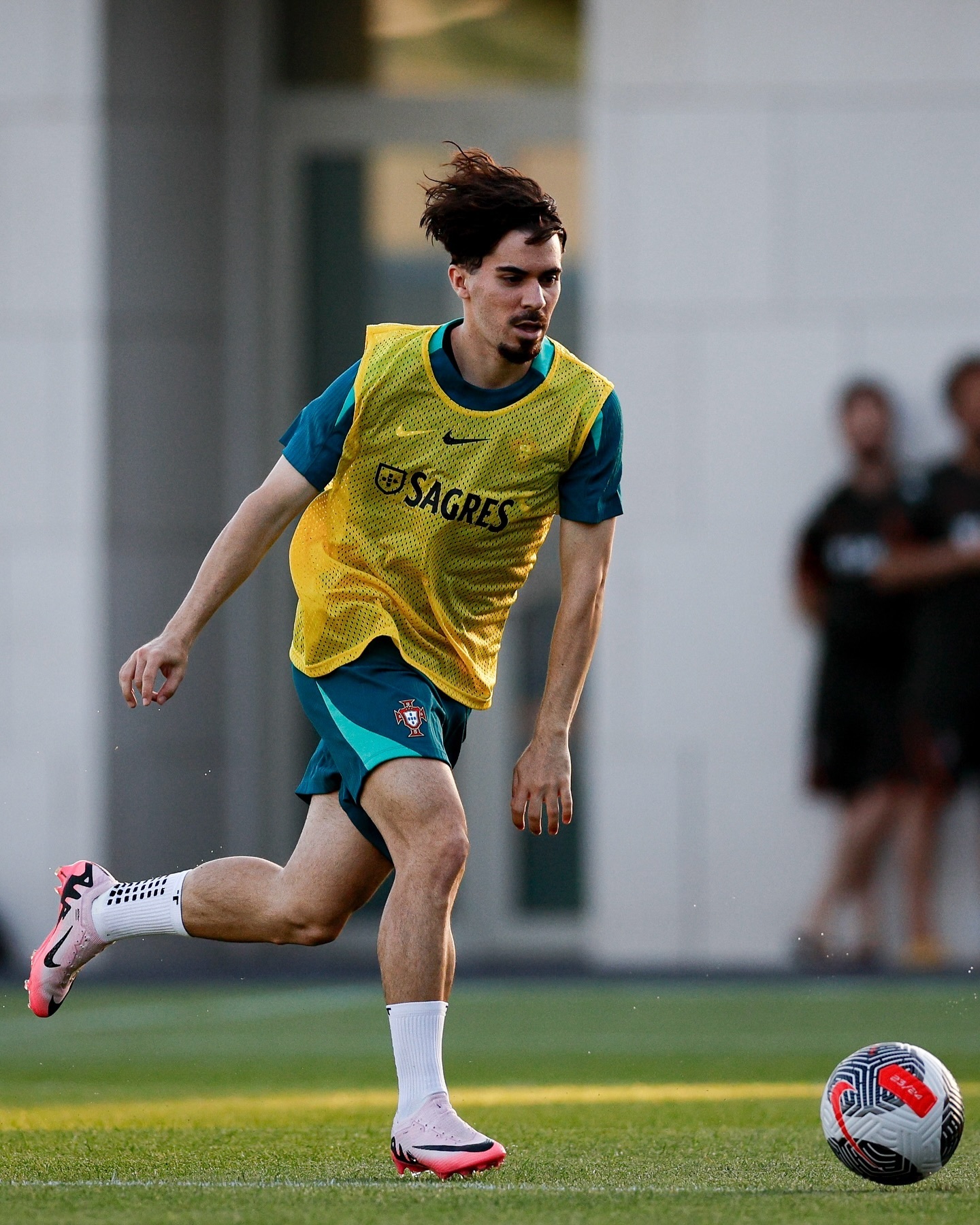 关于备战进程:欧洲国家杯赛球队展开紧张训练,备战下一场比赛的信息 关于备战进程:欧洲国家杯赛球队展开紧张训练,备战下一场比赛的信息