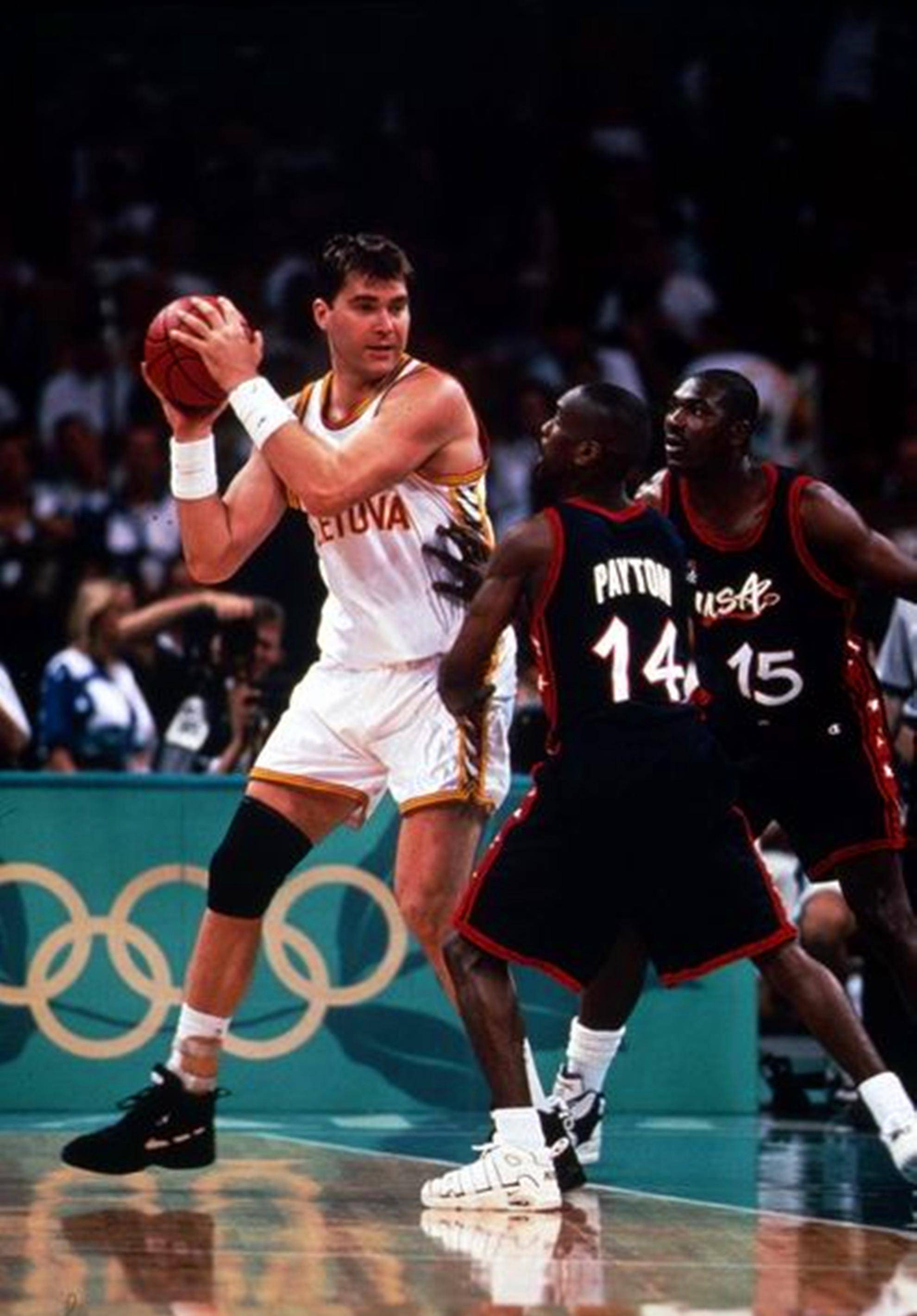 尼斯球员获得个人荣誉,为球队贡献不凡 尼斯球员获得个人荣誉,为球队贡献不凡