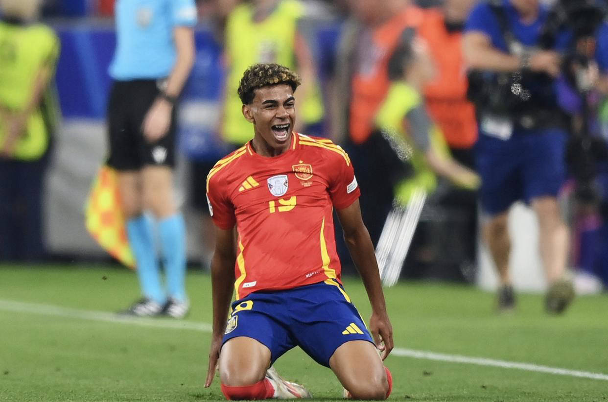 关于西班牙队斩获三连胜,晋级世界杯预选赛的信息 关于西班牙队斩获三连胜,晋级世界杯预选赛的信息