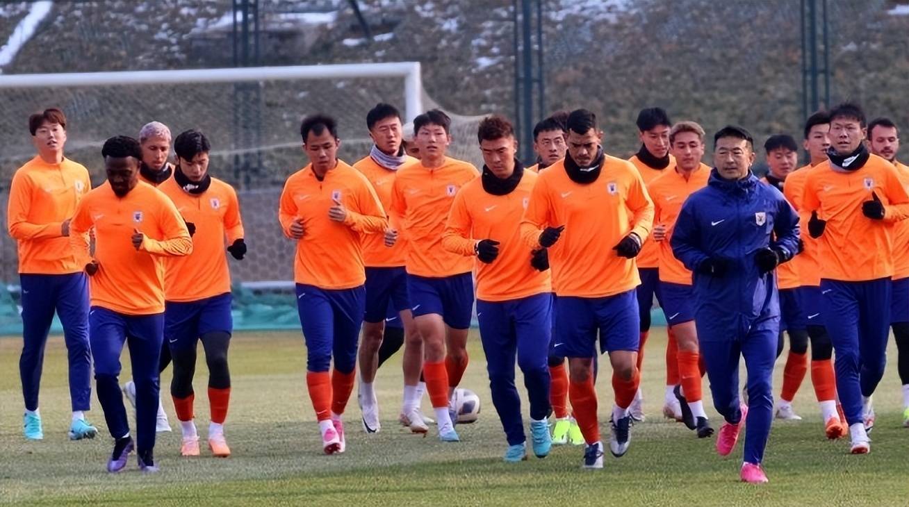 鲁能前锋倾力进球,帮球队击败重庆的简单介绍 鲁能前锋倾力进球,帮球队击败重庆的简单介绍