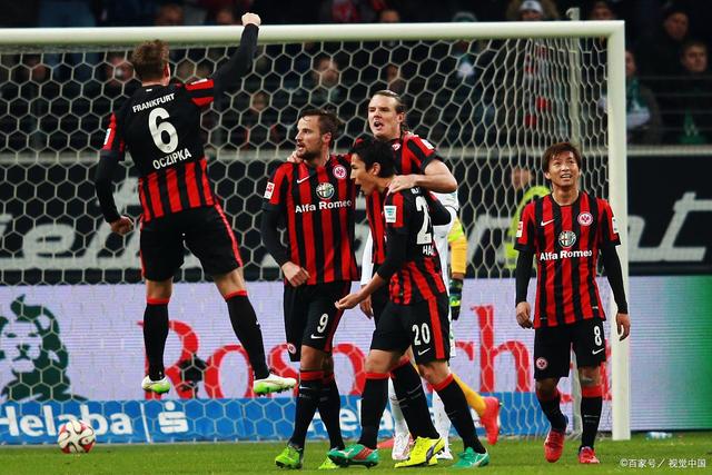 法兰克福主场惨败,遭遇颓势 法兰克福主场惨败,遭遇颓势