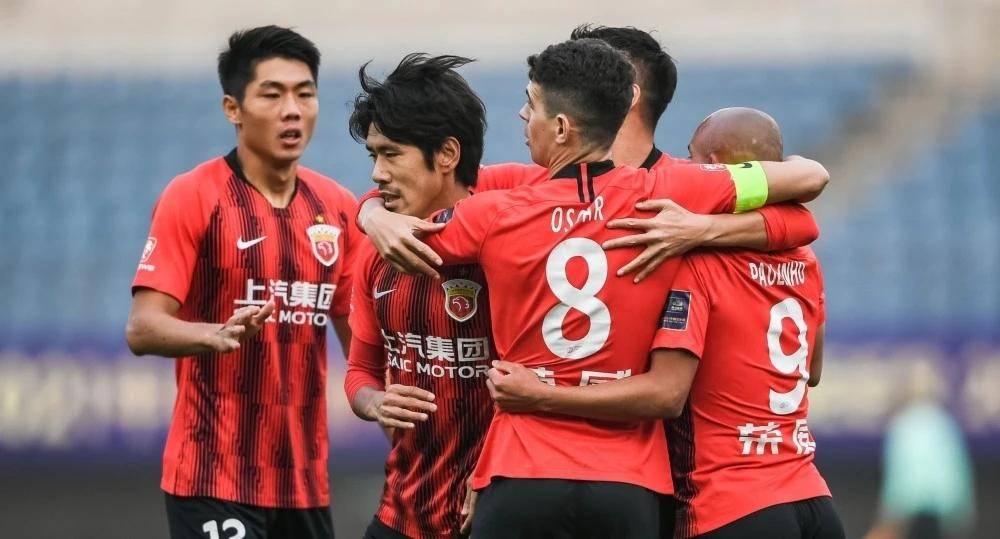 中超球员展现出色表现,备受欧洲顶级球队追捧 中超球员展现出色表现,备受欧洲顶级球队追捧