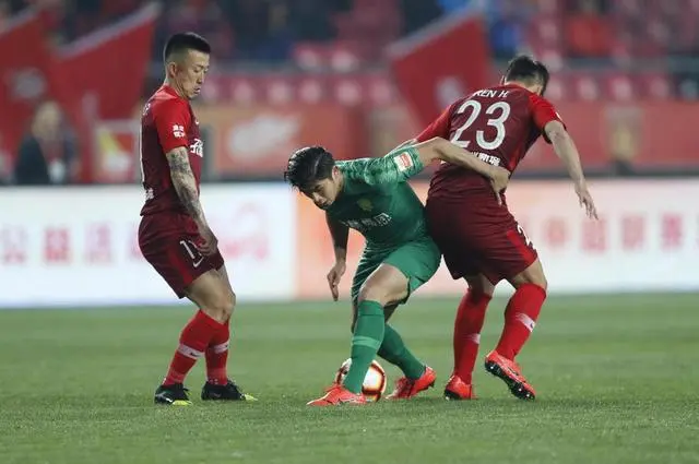 关于上海队遭遇四连败,积分榜垫底局面严峻的信息 关于上海队遭遇四连败,积分榜垫底局面严峻的信息