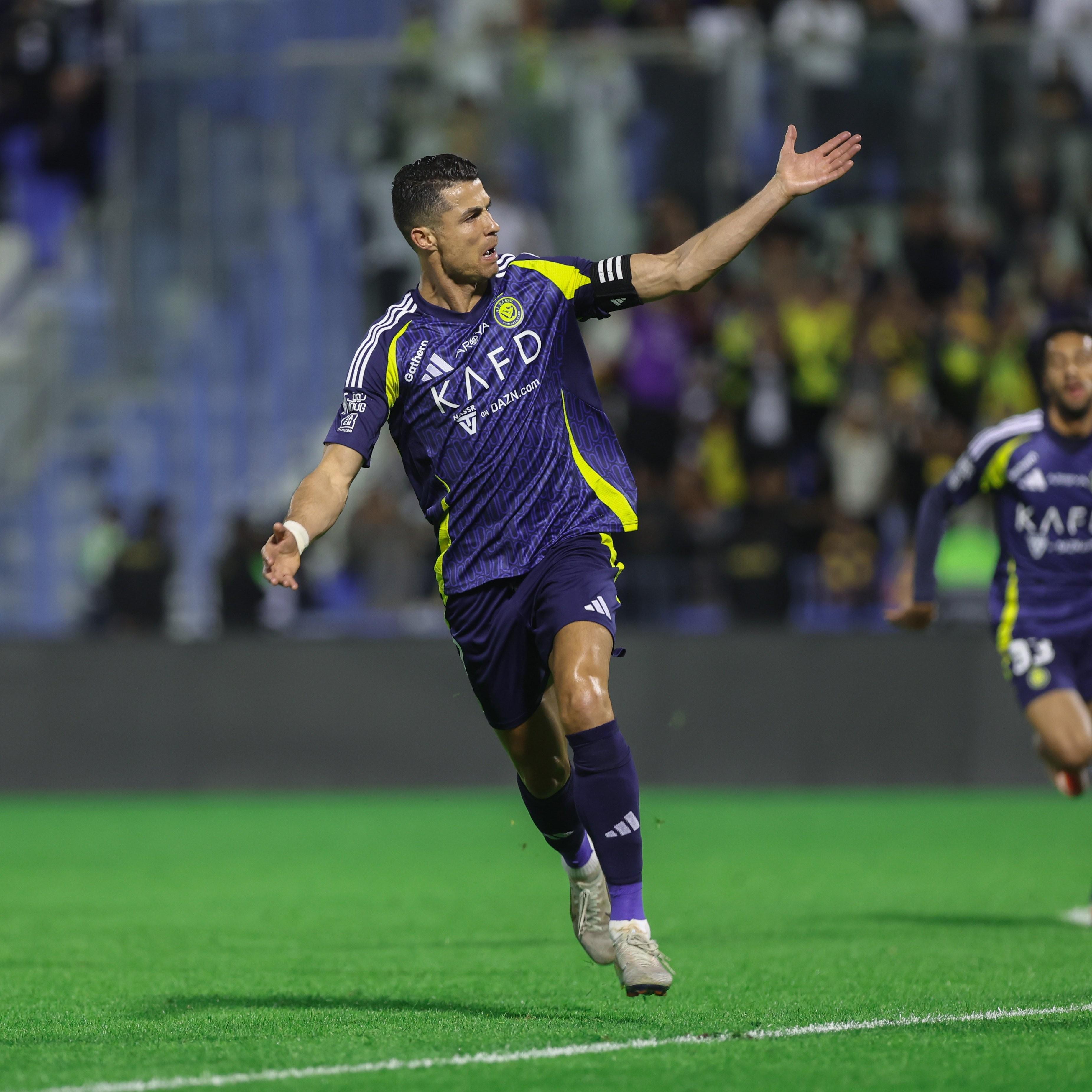 关于那不勒斯前锋实现帽子戏法,助球队取得胜利的信息 关于那不勒斯前锋实现帽子戏法,助球队取得胜利的信息