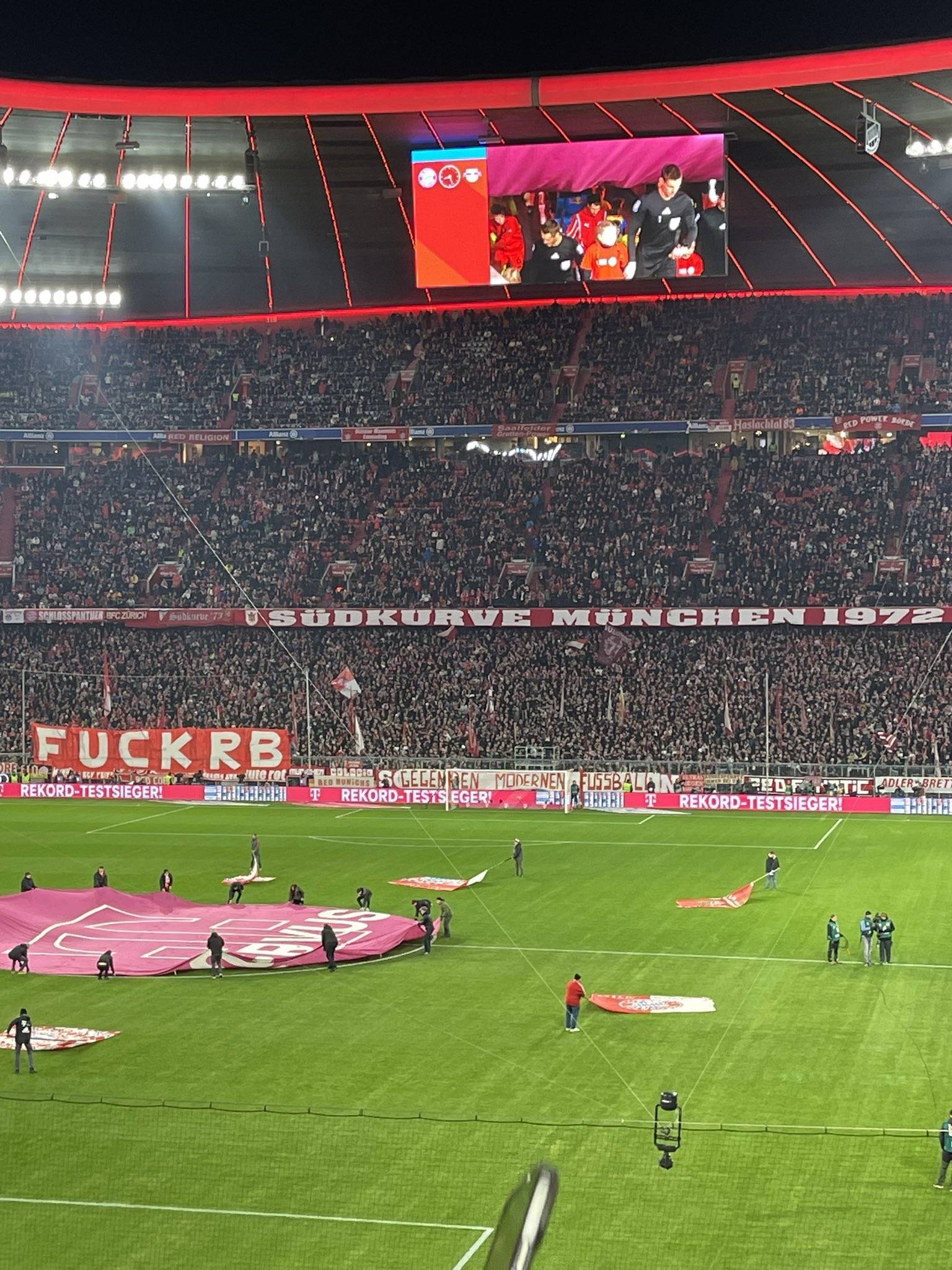 包含RB莱比锡实现三连胜,稳居联赛榜首的词条 包含RB莱比锡实现三连胜,稳居联赛榜首的词条