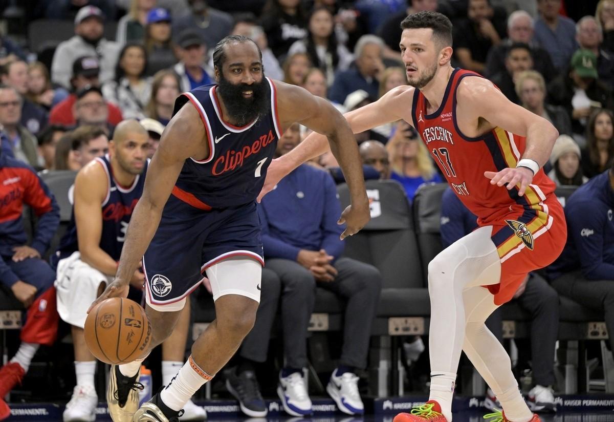 快船客场逆转黄蜂，取得两连胜