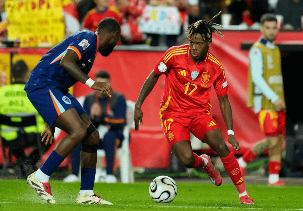 荷兰前锋在亚洲赛场运球精湛