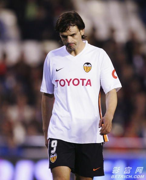 包含瓦伦西亚实力令人瞩目，主场全主力夺取胜利的词条