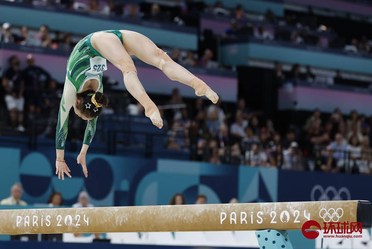 体操比赛平衡木表演精彩继续的简单介绍 体操比赛平衡木表演精彩继续的简单介绍