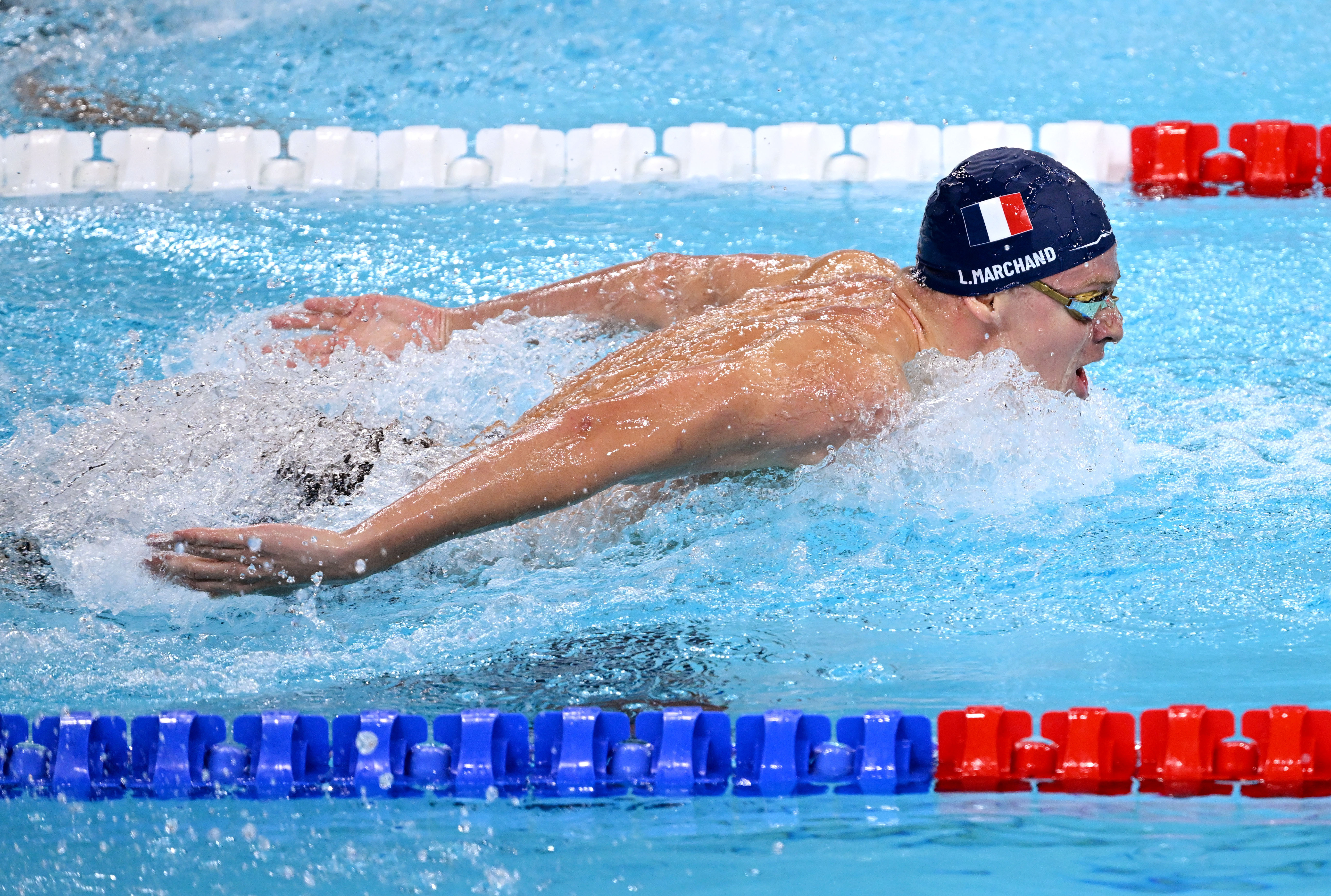 加拿大游泳选手在蝶泳比赛中获得可喜成绩的简单介绍 加拿大游泳选手在蝶泳比赛中获得可喜成绩的简单介绍