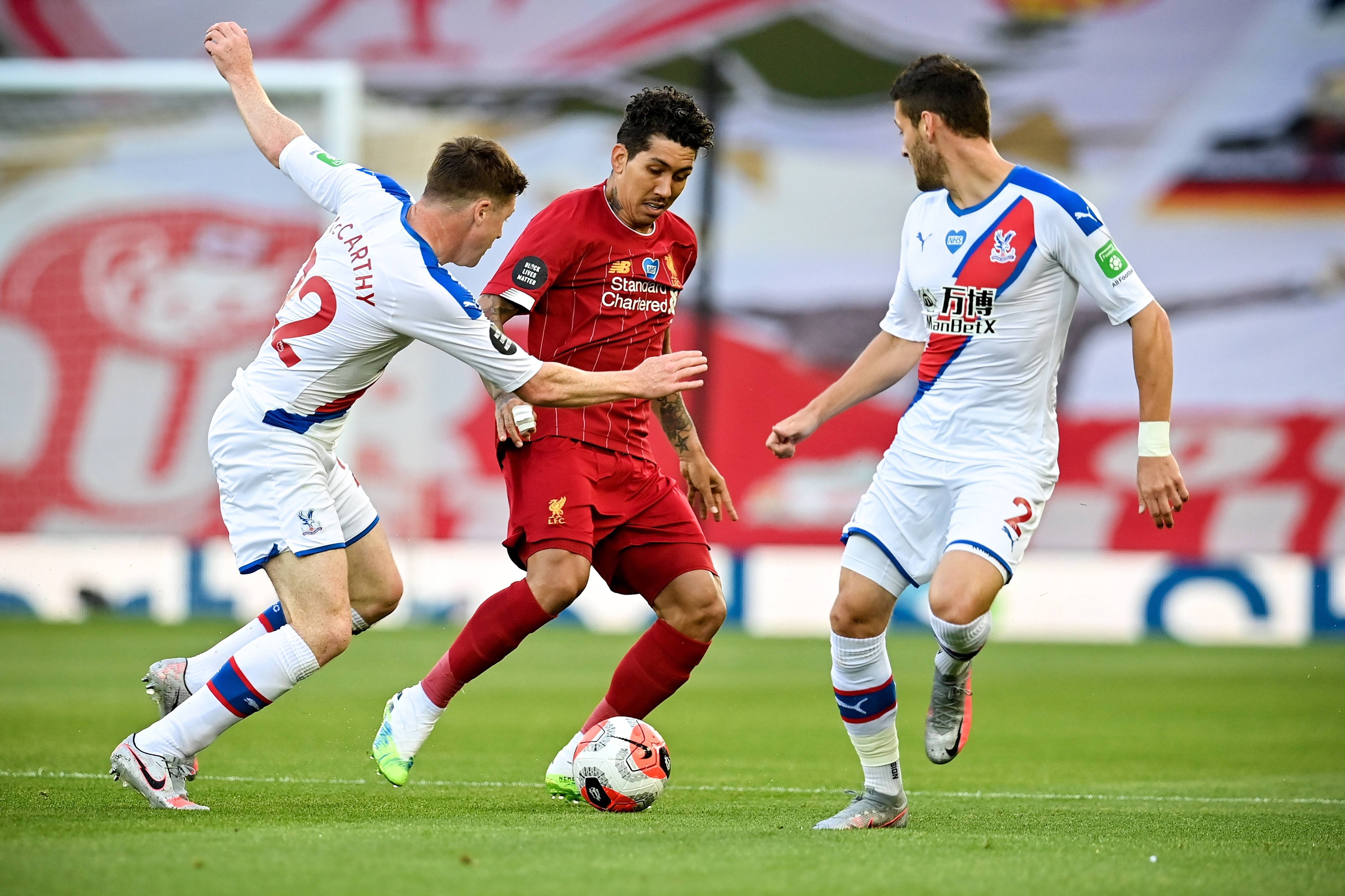 包含利物浦主场-大胜沃特福德，暂居榜首的词条