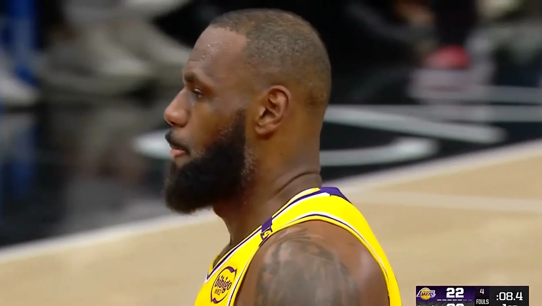 火箭惨败湖人,詹姆斯遭遇尴尬 火箭惨败湖人,詹姆斯遭遇尴尬