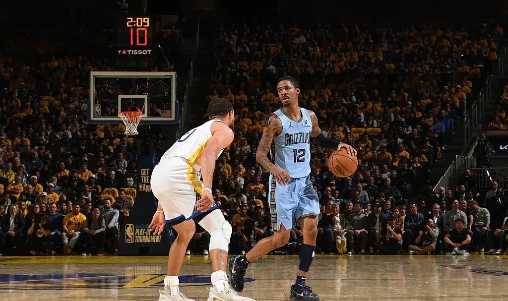 灰熊主场击败勇士,取得重要胜利 灰熊主场击败勇士,取得重要胜利