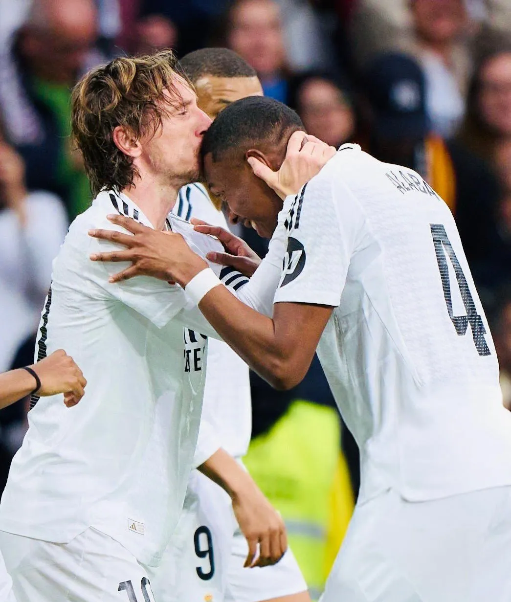 拜仁碾压希腊,伊布扛起全队 拜仁碾压希腊,伊布扛起全队