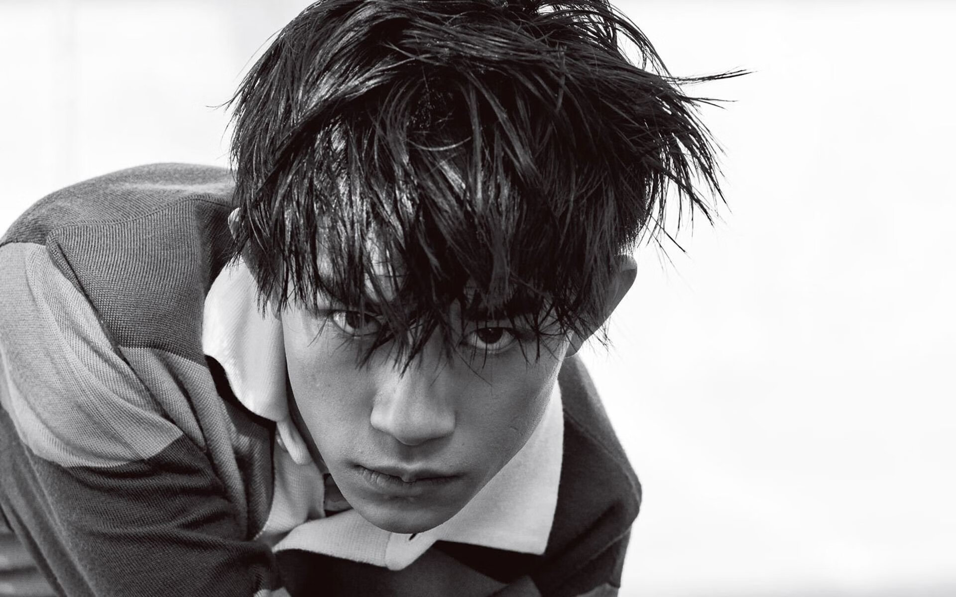 极速暗巷与钢铁壁垒，当F1引擎轰鸣遇见德里赫特的防守艺术