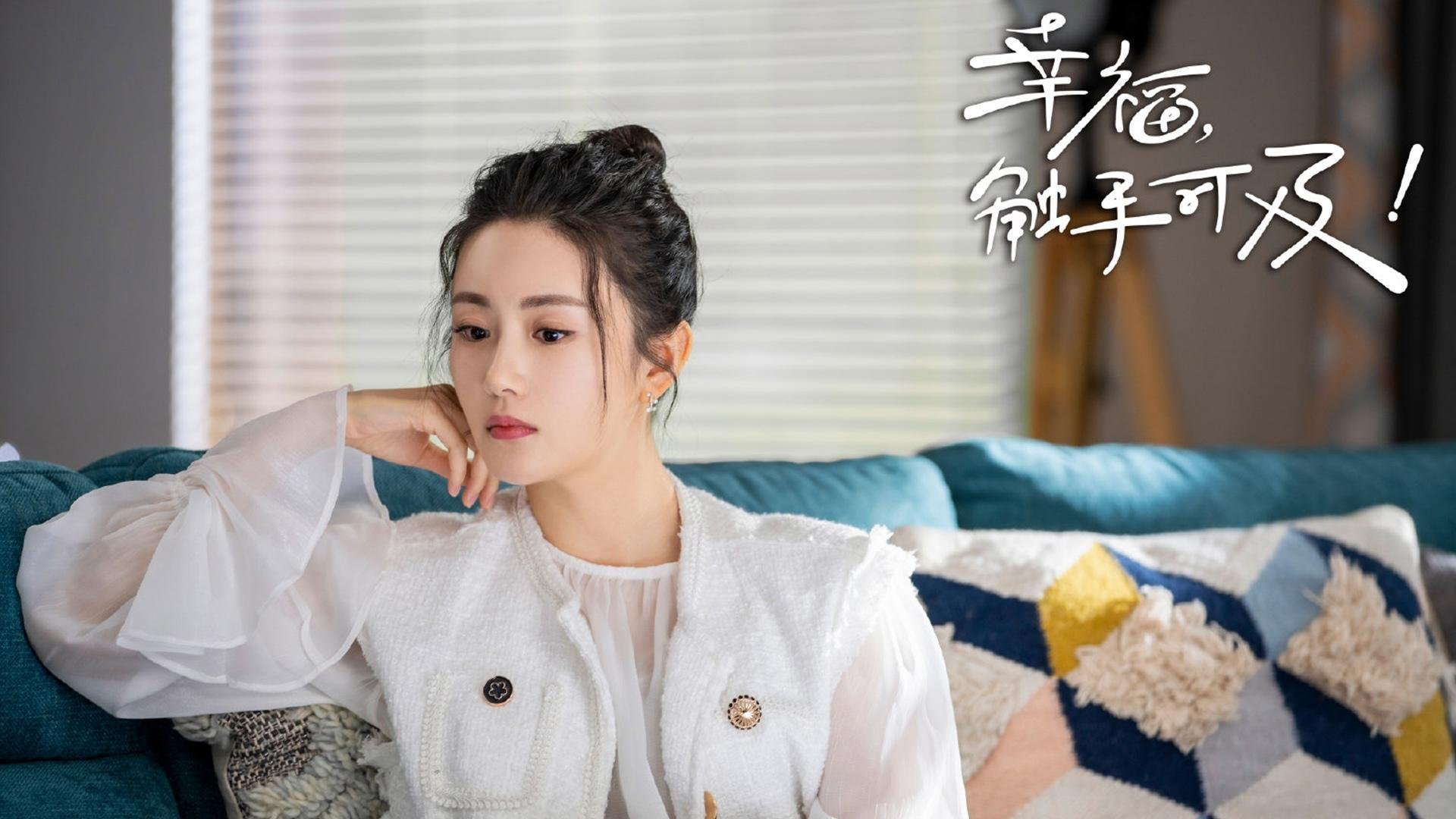 冰岛风暴眼与巴塞罗那舞者，足球世界的一夜双城记