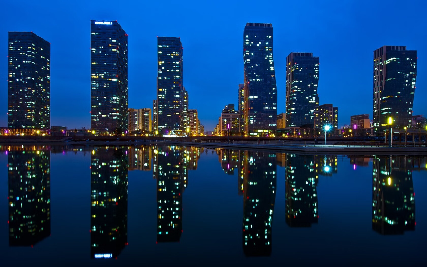 英超争冠焦点战与新疆队生死战取胜76人，竞技体育的双重奏