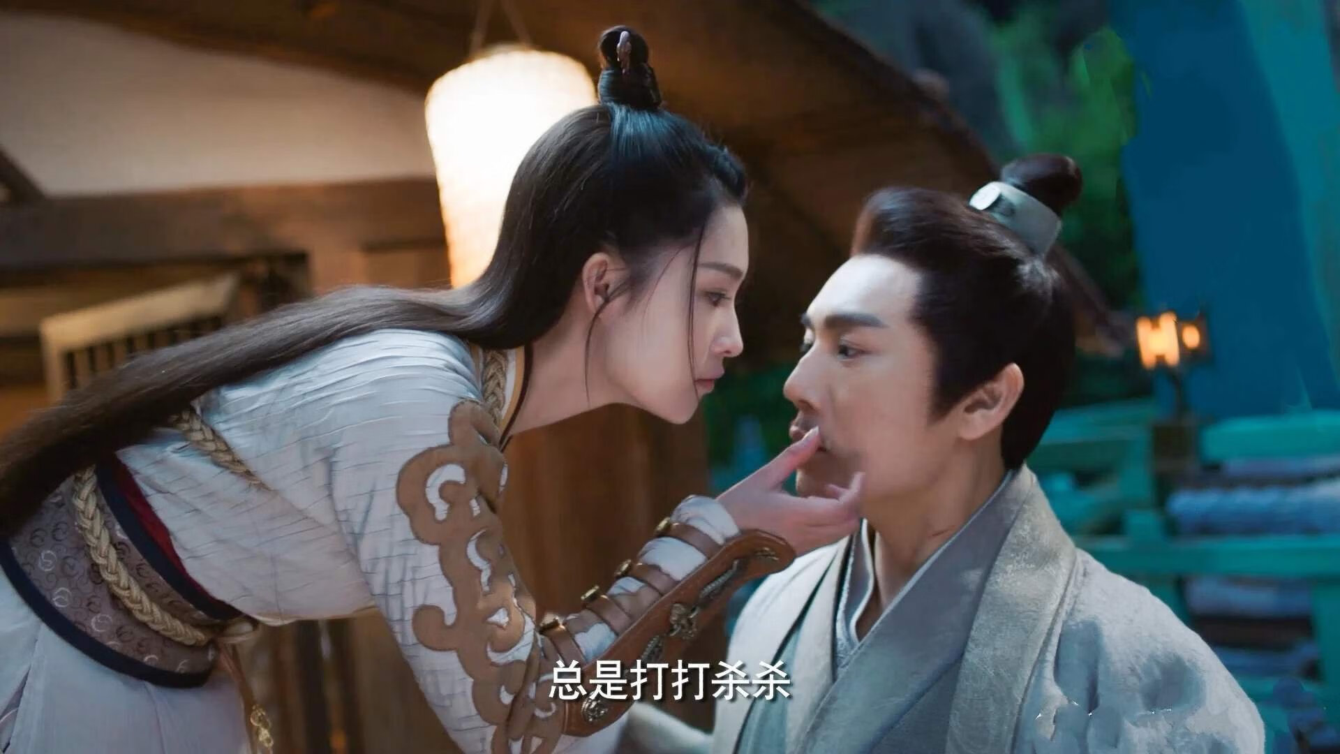 欧冠决赛焦点战，佛罗伦萨轻取冰岛黑马，荣耀照亮欧洲之巅