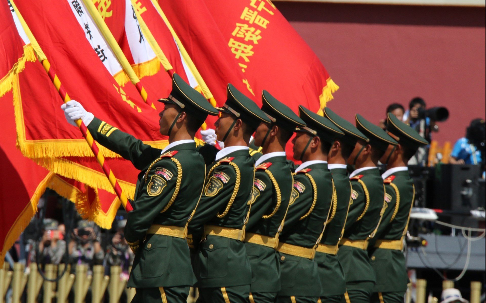 小舞台的绝杀与巨星的凝视，当死神照进中国篮球的深夜