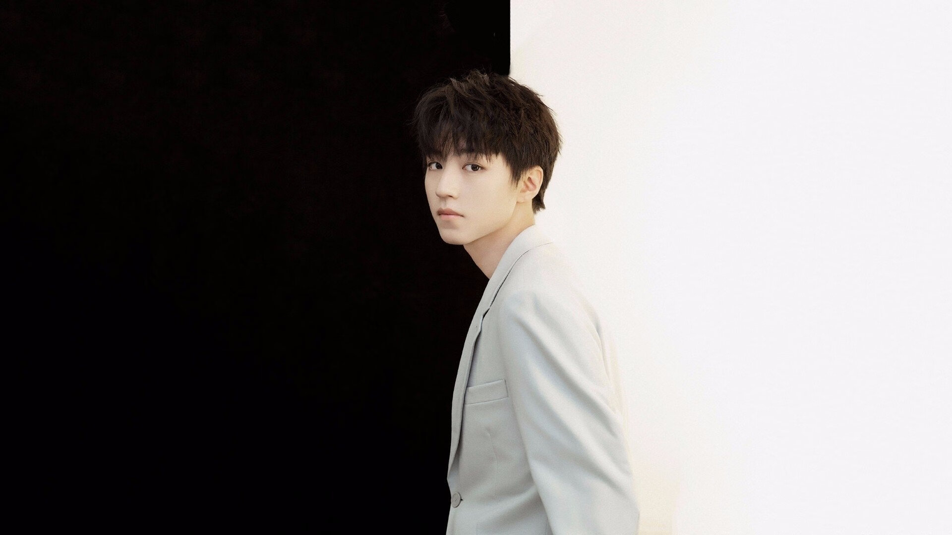 日落狼群，太阳碾压森林狼，西亚卡姆成为关键先生